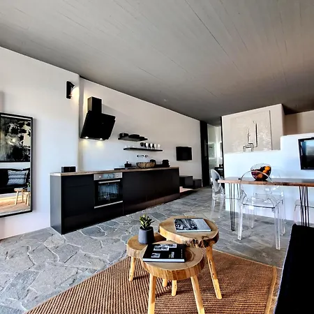 Mykonos Dot Art Homes דירה אנו מרה