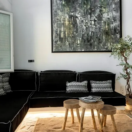 Mykonos Dot Art Homes * אנו מרה